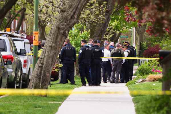 Chicago Officer Killed, Another Critically Injured in Hospital Shooting