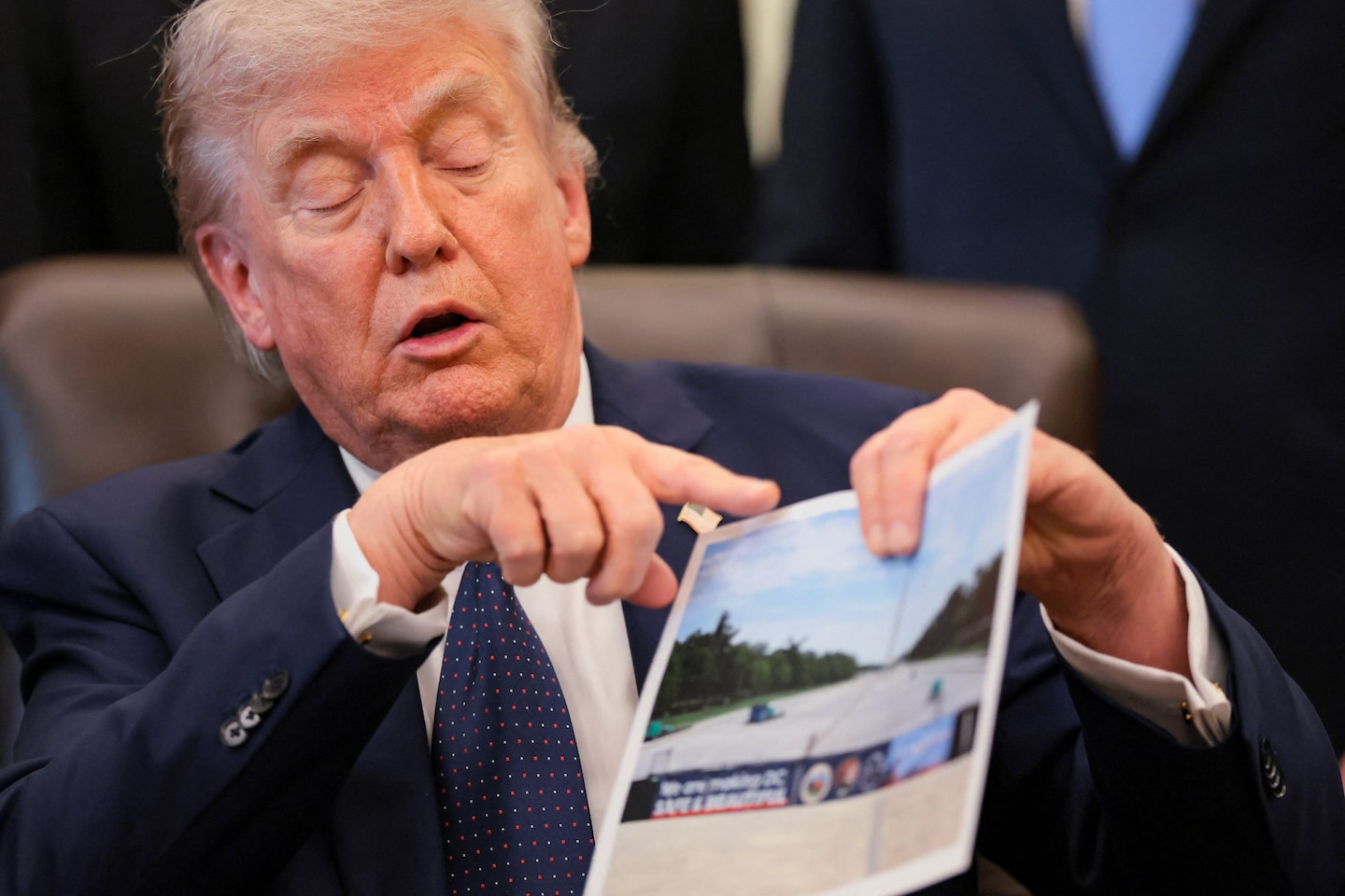 Trump Orders Lincoln Memorial Reflecting Pool Repainted 'American Flag Blue'